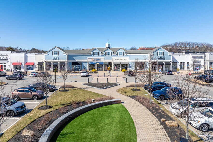 More Photos Of 2-10 Wayside Ave, Burlington Unknown For Lease