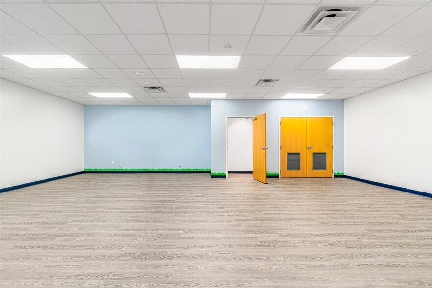 More Photos Of 481 Shores Blvd, Saint Augustine Daycare Center For Lease