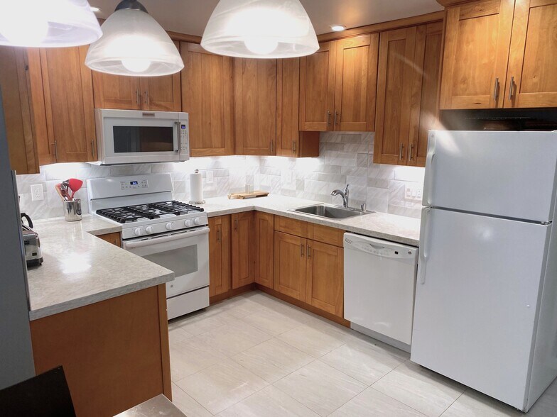 More Photos Of 352 Waverly St, Menlo Park Apartments For Sale