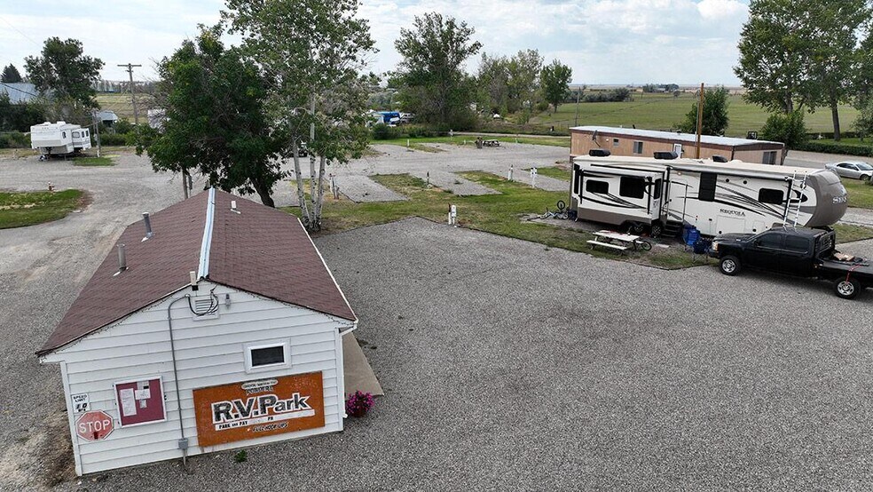 More Photos Of 719 Maryland St, Conrad Trailer Camper Park For Sale
