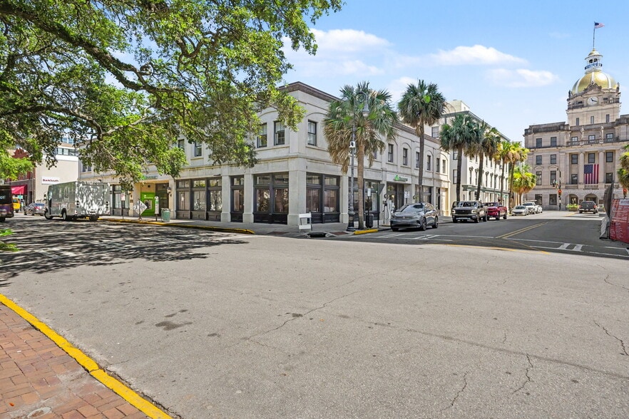 More Photos Of 15 Bull St, Savannah Storefront Retail Office For Lease
