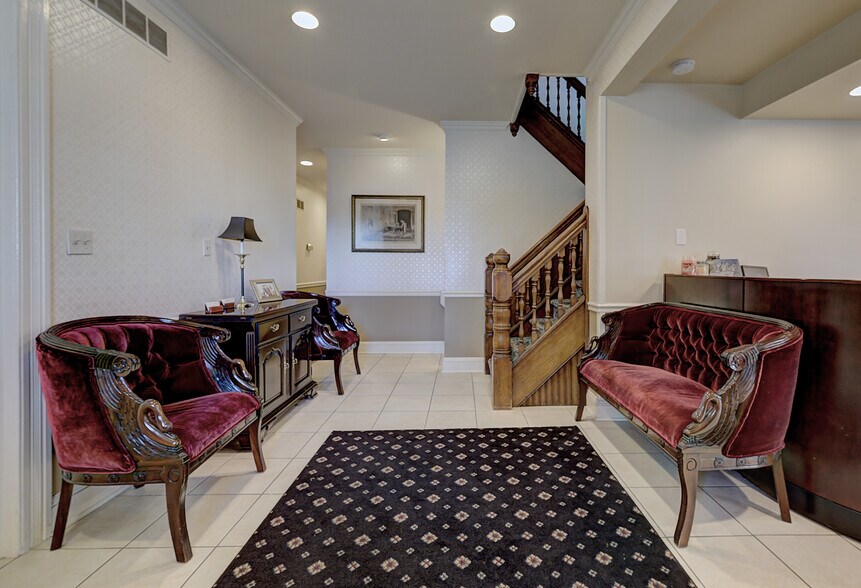 More Photos Of 10 S Prospect St, Verona Office Residential For Lease