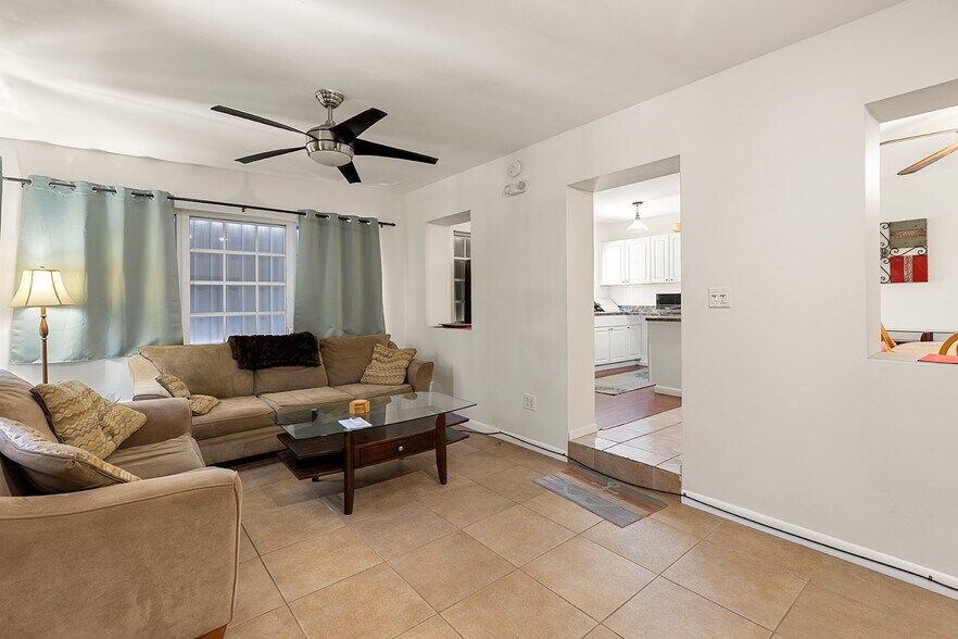 More Photos Of 2901 Overseas Hwy, Marathon Office Residential For Sale