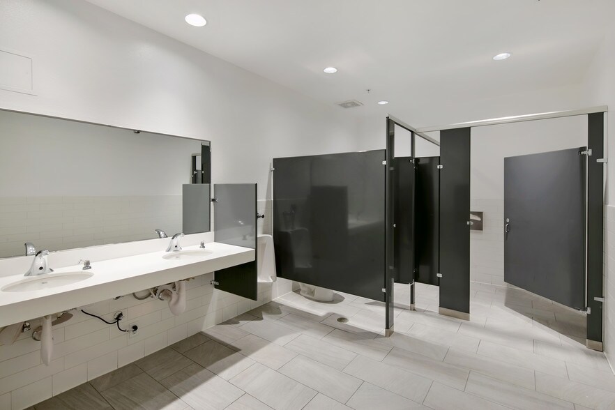 More Photos Of 2910 Inland Empire Blvd, Ontario Office For Lease