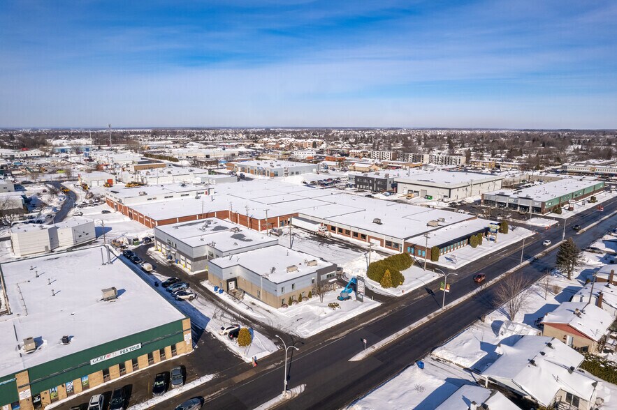More Photos Of 605 Boul Iberville, Repentigny Flex For Lease