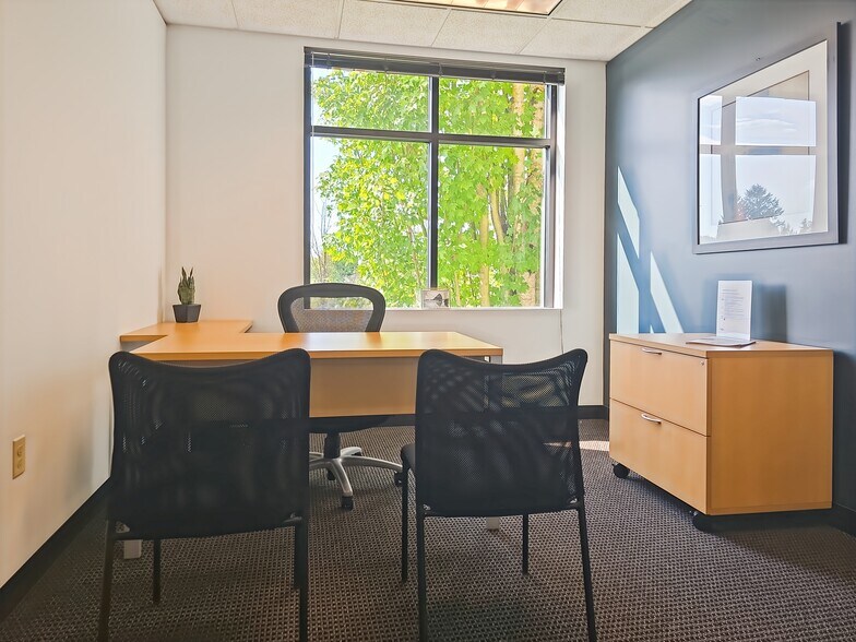 More Photos Of 1500 NW Bethany Blvd, Beaverton Coworking Space