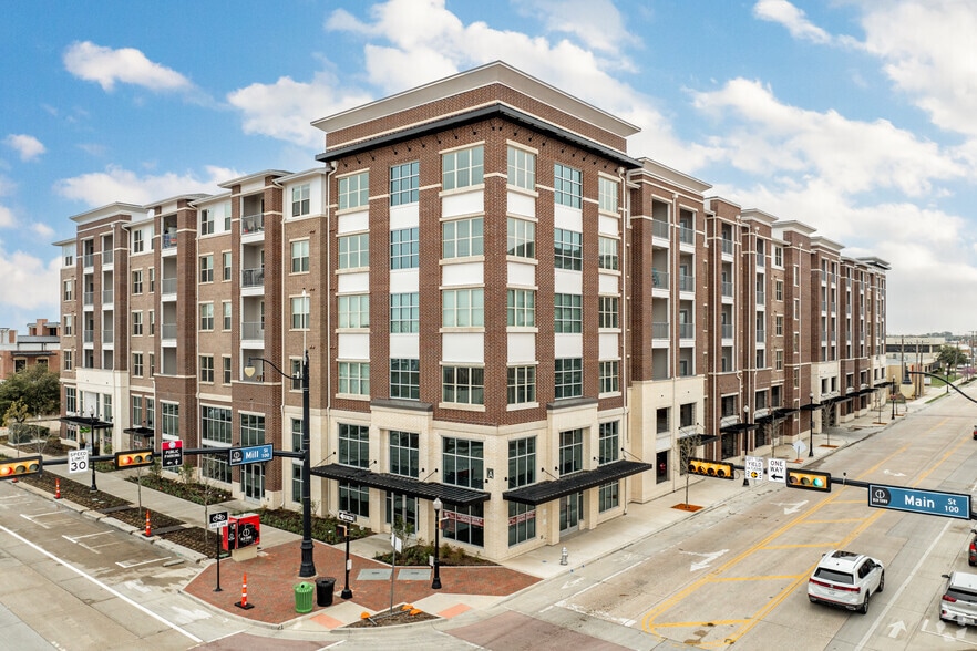 More Photos Of 100 E Main St, Lewisville Apartments For Lease