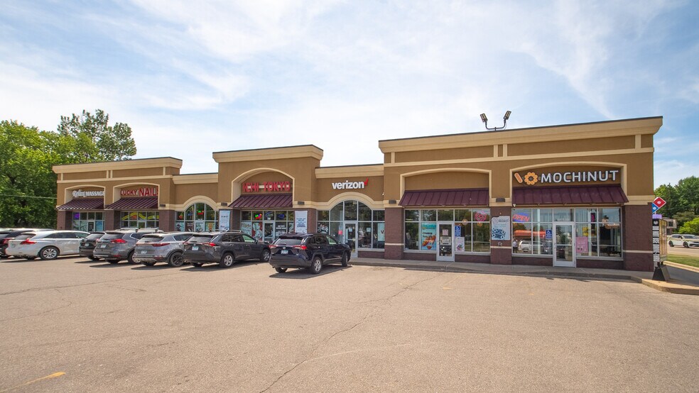 More Photos Of 102 20th St SE, Rochester Storefront For Sale