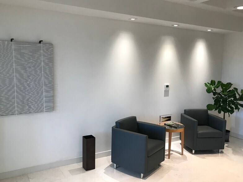 More Photos Of 400 University Dr, Coral Gables Office For Lease