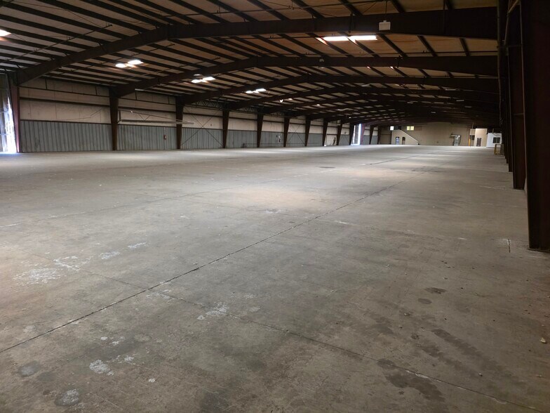 More Photos Of 13290 Contractors Dr, Chico Manufacturing For Lease