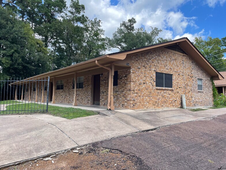 More Photos Of 704 Cline St, Huntsville Apartments For Sale