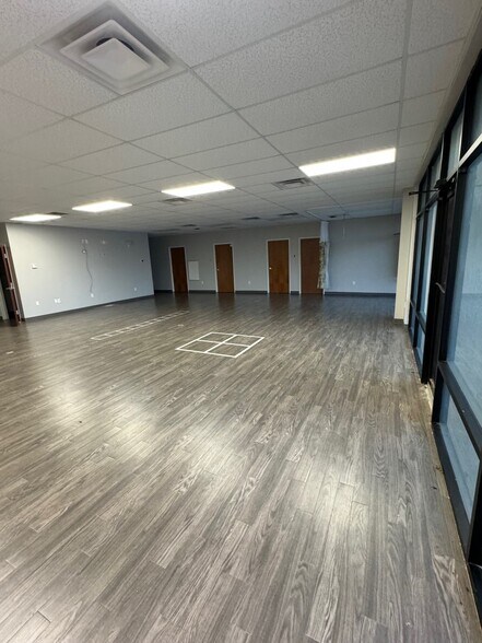 More Photos Of 1713 S FM 51, Decatur Office For Sale