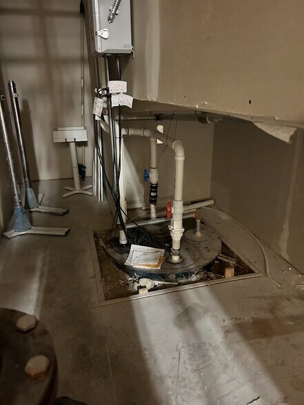 More Photos Of 2440 Clare Ln Ne, Rochester Flex For Sale