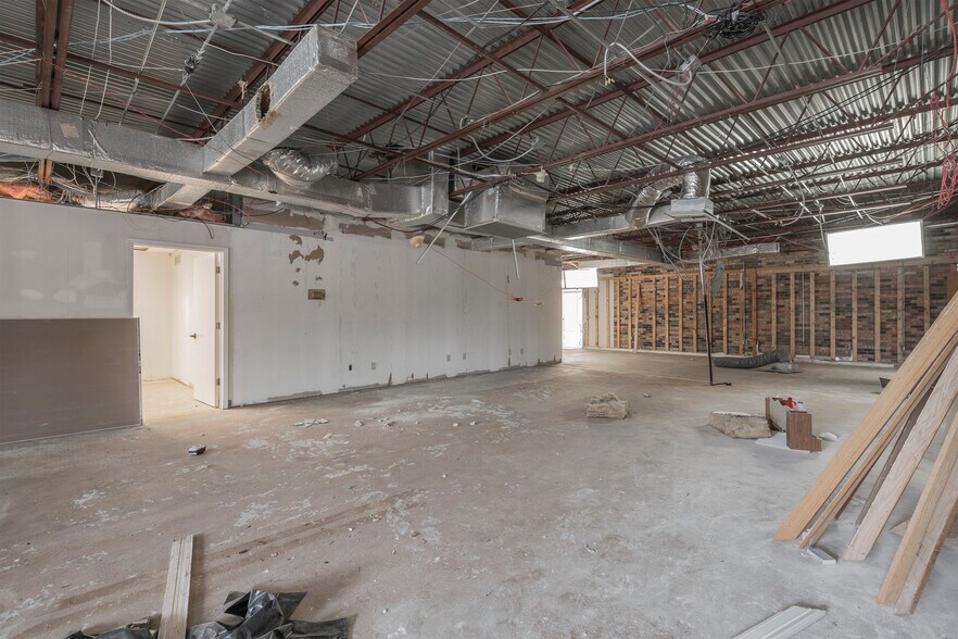 More Photos Of 1807 Tower Dr, Monroe Office For Sale