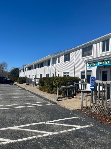 More Photos Of 254 Shore Rd, Buzzards Bay Office For Sale