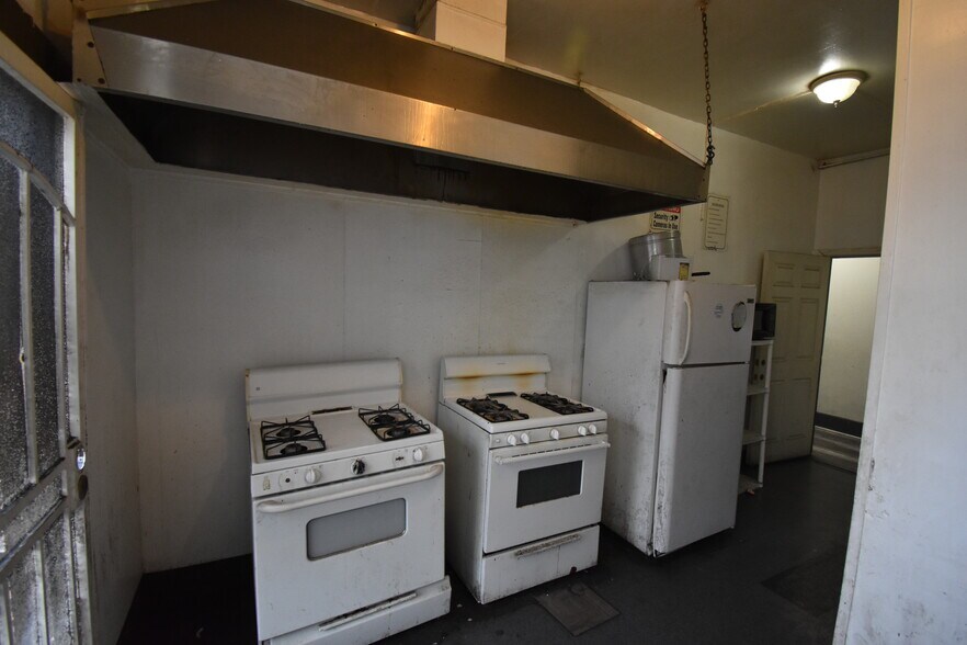 More Photos Of 1231 W 8th St, Los Angeles Apartments For Sale