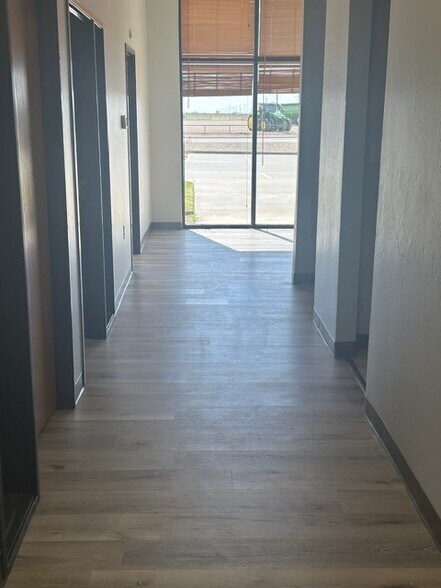 More Photos Of 100 Success Blvd, Dumas Flex For Lease