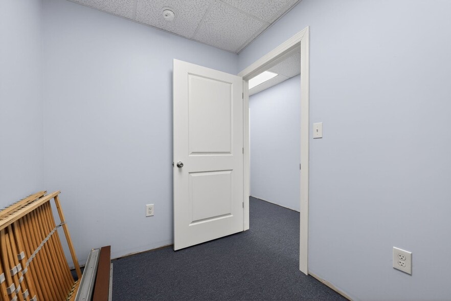 More Photos Of 3150 Willits Rd, Philadelphia Storefront Retail Office For Sale