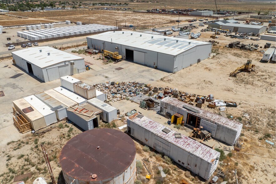 More Photos Of 1400 Orange St, Rosamond Warehouse For Lease