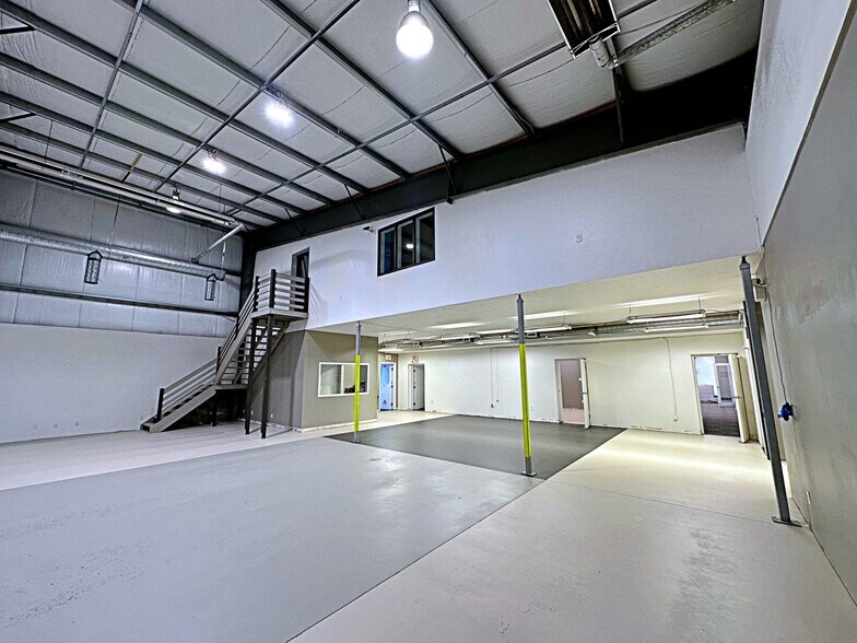 More Photos Of 195 Mackay Cres, Fort McMurray Warehouse For Sale