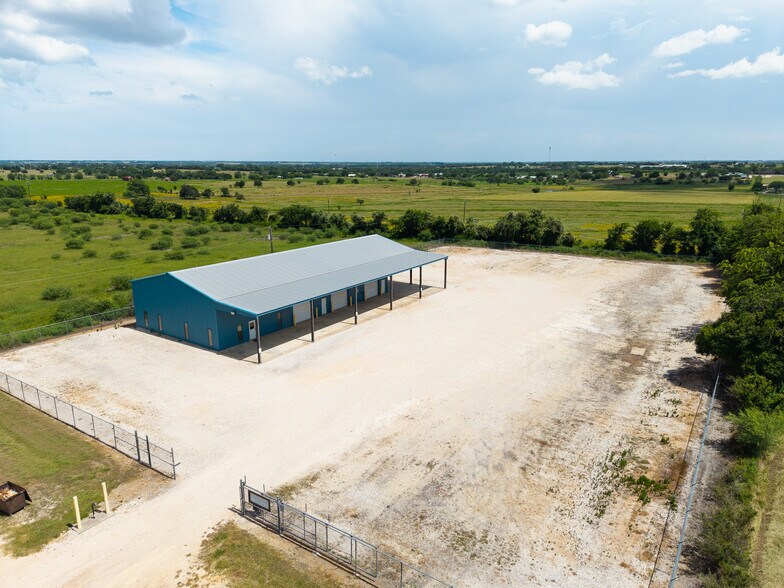 Primary Photo Of 945 Huser Blvd, Schulenburg Warehouse For Lease