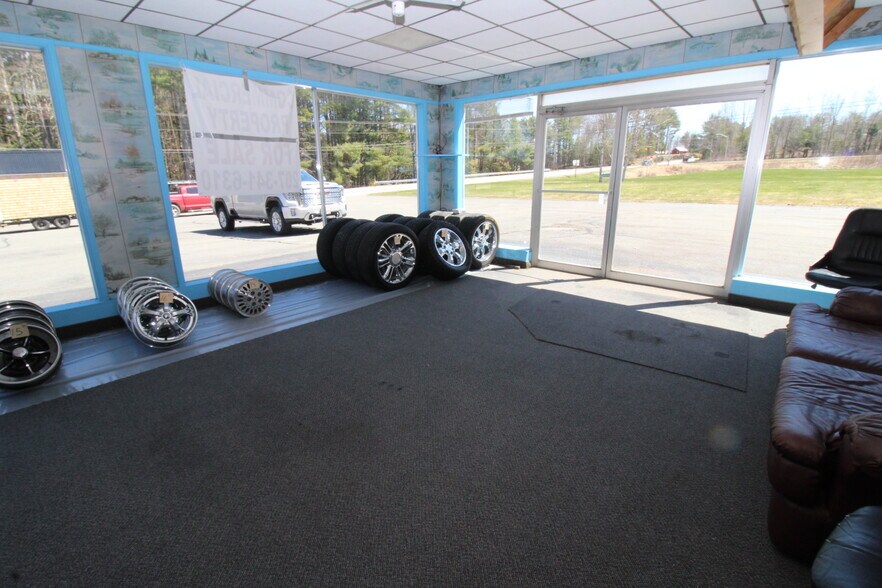 More Photos Of 20 Estes Ave, Palmyra Auto Dealership For Sale