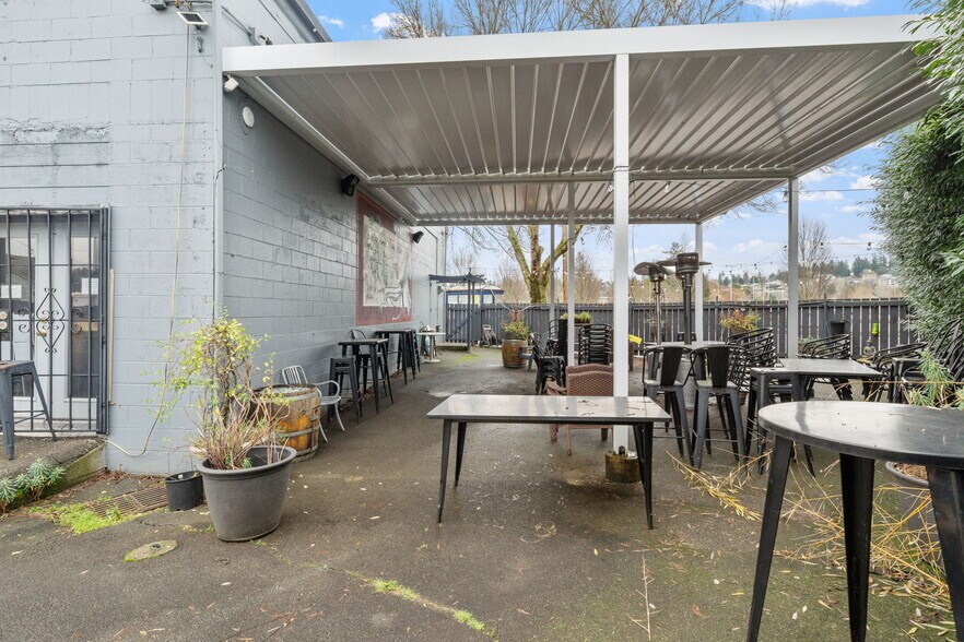 More Photos Of 351 Park Ave N, Renton General Retail For Sale