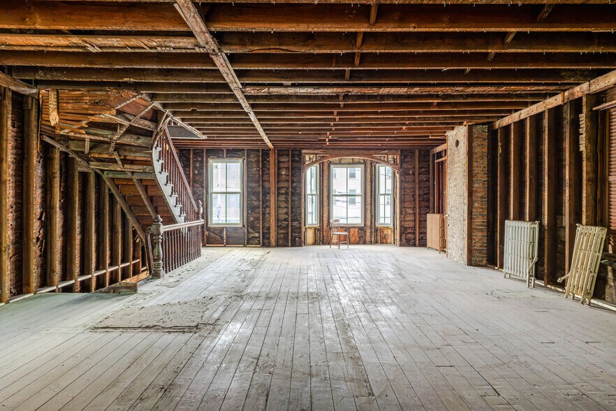 More Photos Of 744 Warren St, Hudson Storefront Retail Residential For Sale