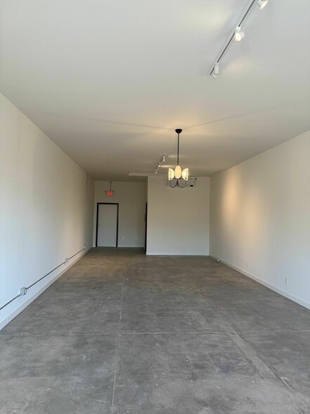 More Photos Of 1725-1731 E Main St, Ventura Freestanding For Lease