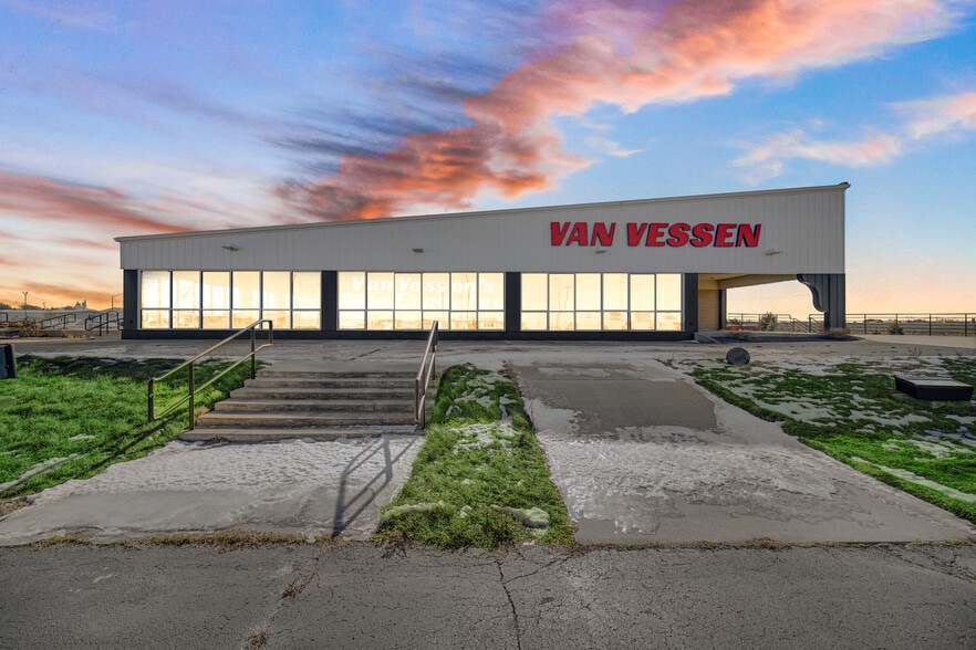 Primary Photo Of 101 Watters Dr, Dwight Auto Dealership For Sale