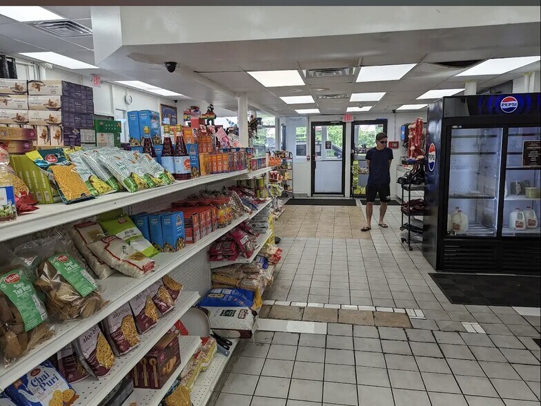 More Photos Of 1001 S Woody Guthrie St, Okemah Storefront Retail Office For Sale