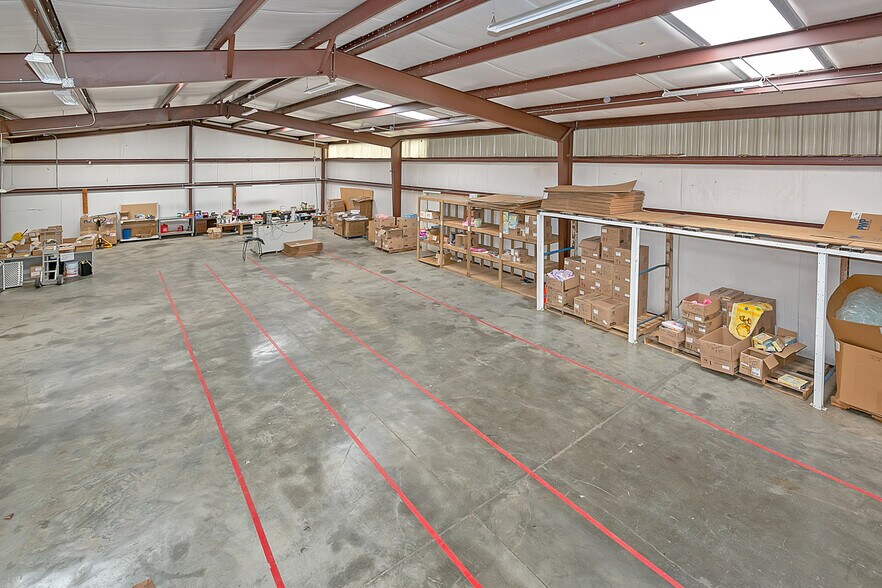 More Photos Of 361 Holcombe Rd, Bremen Warehouse For Lease