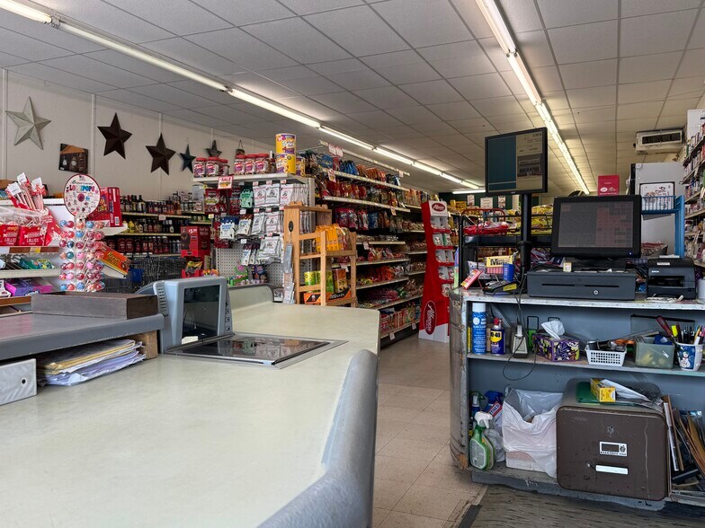 More Photos Of 100 W 2nd St, Sutherland General Retail For Sale