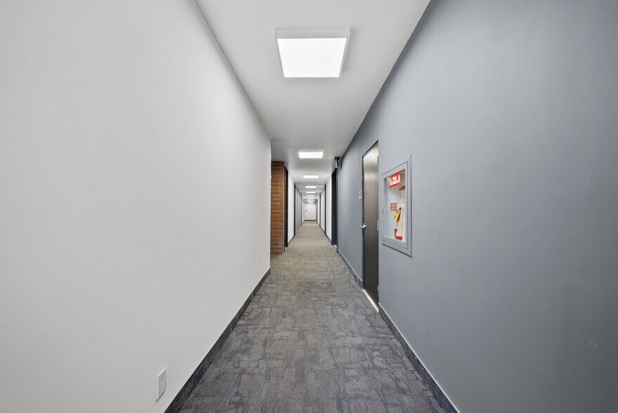 More Photos Of 17835 Ventura Blvd, Encino Office For Lease