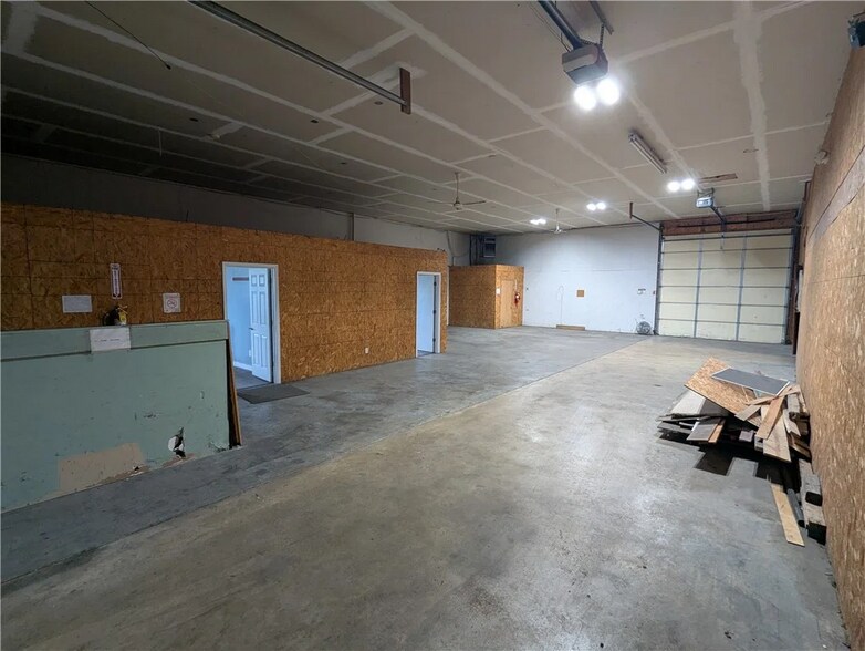 More Photos Of 777-779 Windsor Rd, Charleston Warehouse For Sale