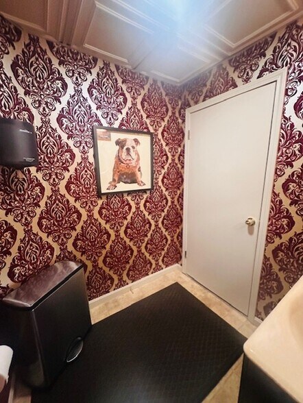 More Photos Of 62 Public Sq, Salem Storefront Retail Office For Sale