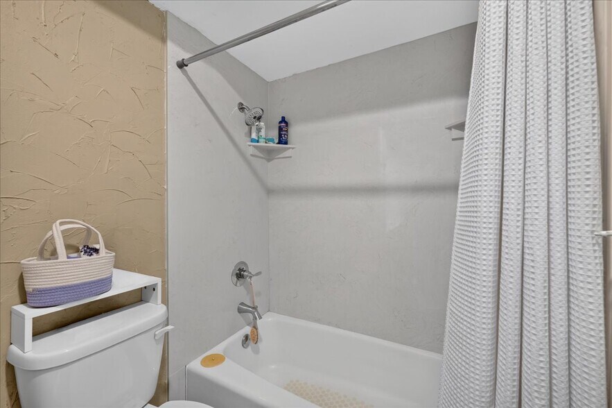 More Photos Of 210-212 Saint Marys Pl, Rockwall Apartments For Sale