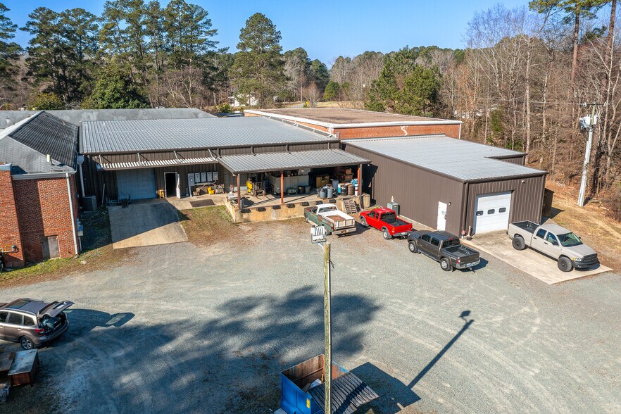 More Photos Of 1434 Farrington Rd, Apex Light Manufacturing For Sale