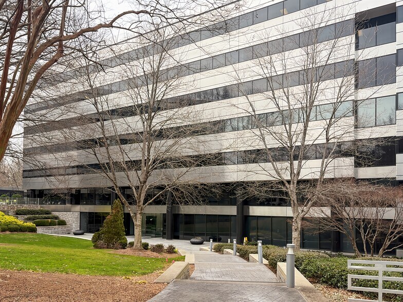 More Photos Of 303 Perimeter Ctr N, Atlanta Coworking Space