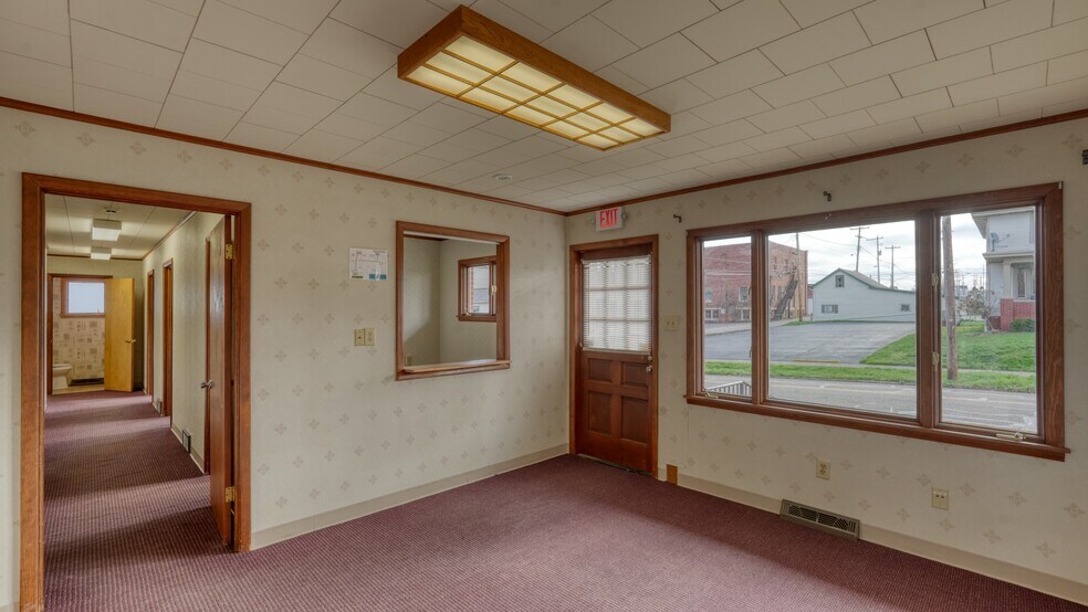 More Photos Of 126 S 9th St, Cambridge Office For Lease