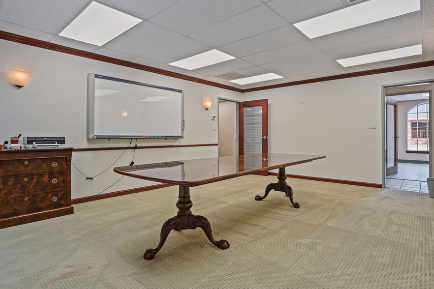More Photos Of 2412 Palmer Cir, Norman Office For Sale