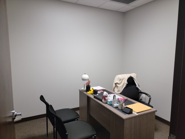 More Photos Of 2295 S Hiawassee Rd, Orlando Office For Sale