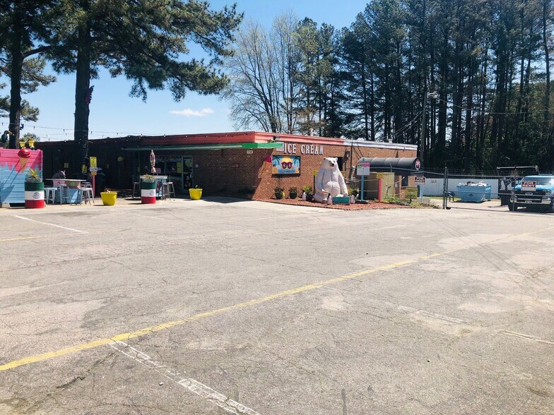 More Photos Of 1716 St Albans Dr, Raleigh Light Manufacturing For Lease