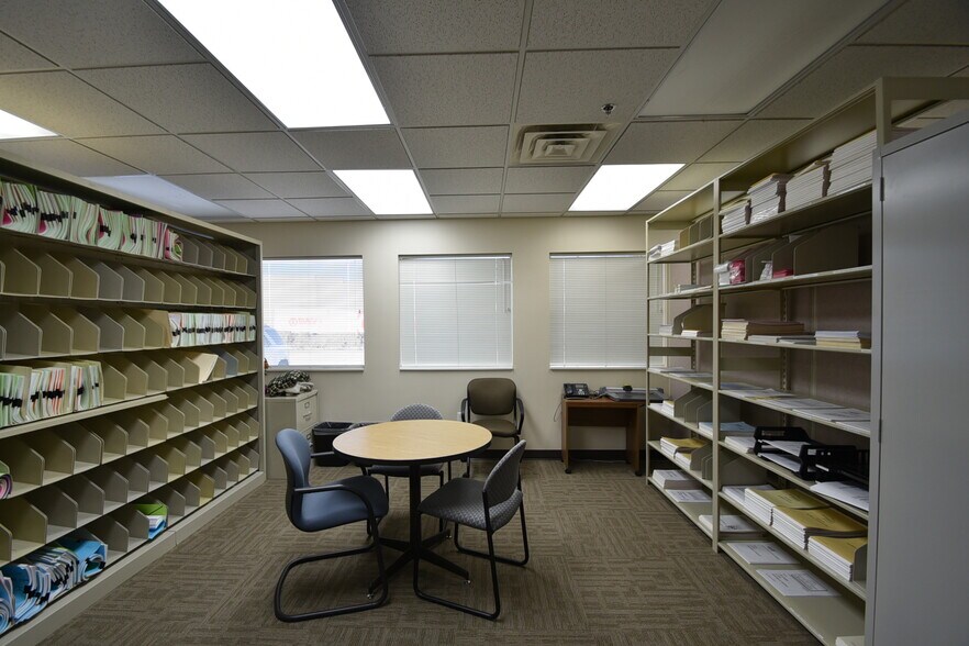 More Photos Of 1402 43rd St S, Fargo Office For Lease