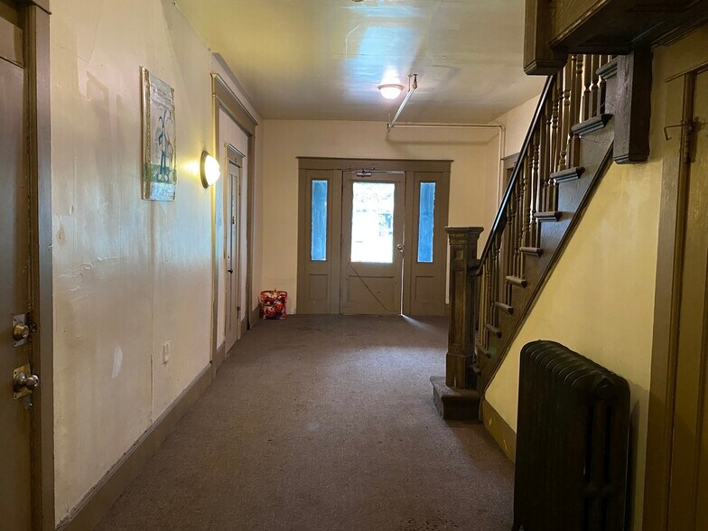 More Photos Of 38 S Main Ave, Albany Multifamily For Sale