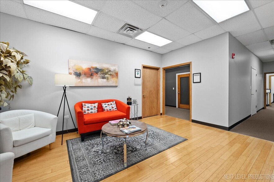 More Photos Of 850 W Bartlett Rd, Bartlett Medical For Sale