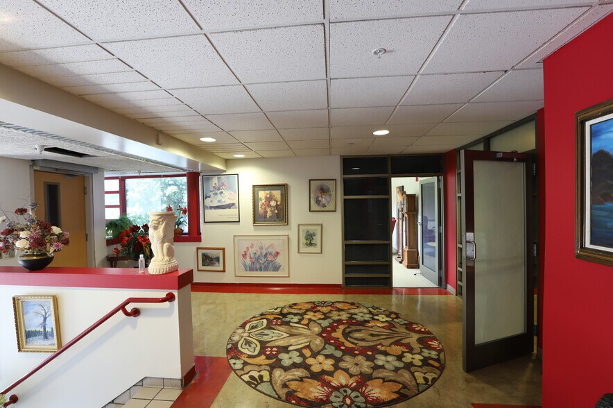 More Photos Of 184 Salem Ave, Dayton Office Residential For Lease