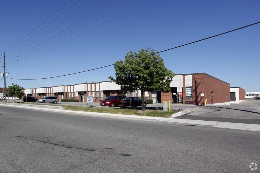 More Photos Of 1575 Sismet Rd, Mississauga Warehouse For Lease