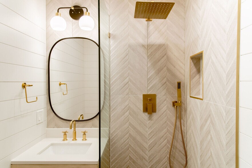 More Photos Of 306 Loch Leven Rd, Lake Arrowhead Hotel For Sale