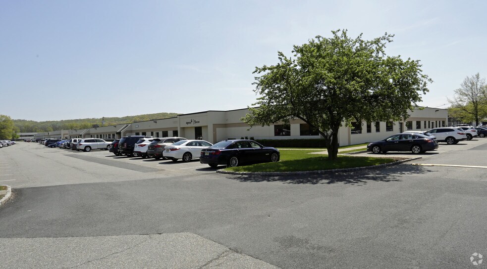 More Photos Of 100 Ford Rd, Denville Warehouse For Lease